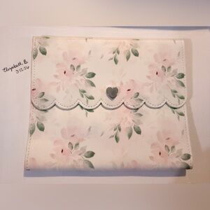 Simply Gilded Floral Scallop Padfolio with Heart Accent